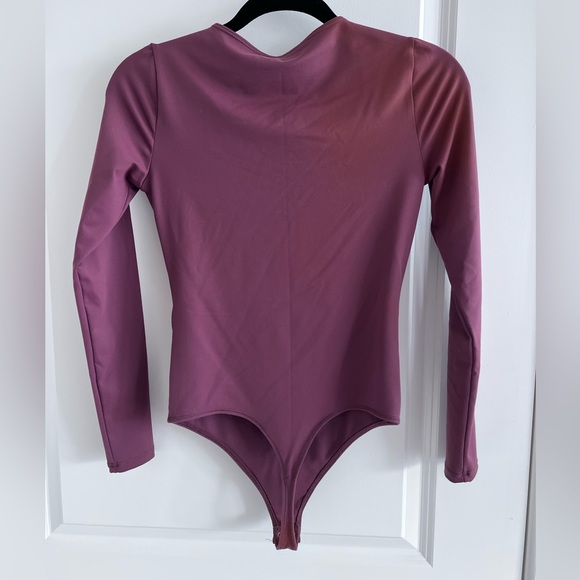 Abercrombie and Fitch seamless long sleeve bodysuit. Size small. Lightly worn. - Picture 4 of 4